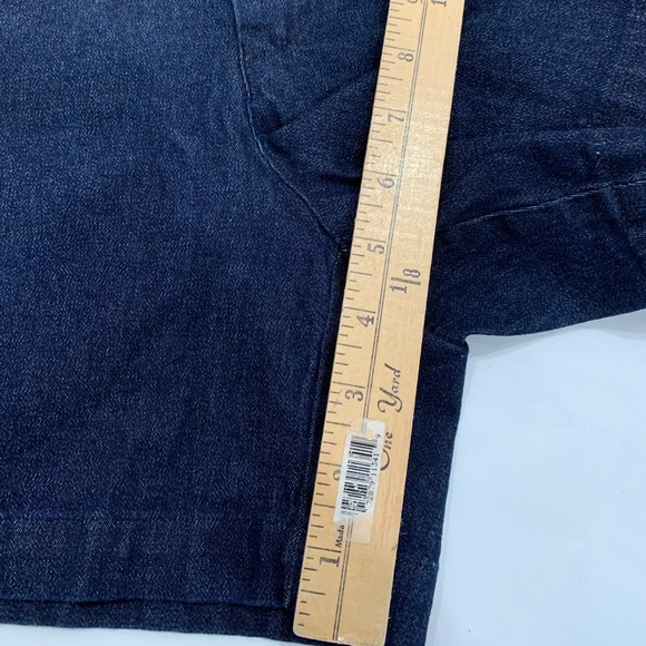 Dockers Blue Pleated Relaxed Denim Short size 6P - Picture 6 of 9